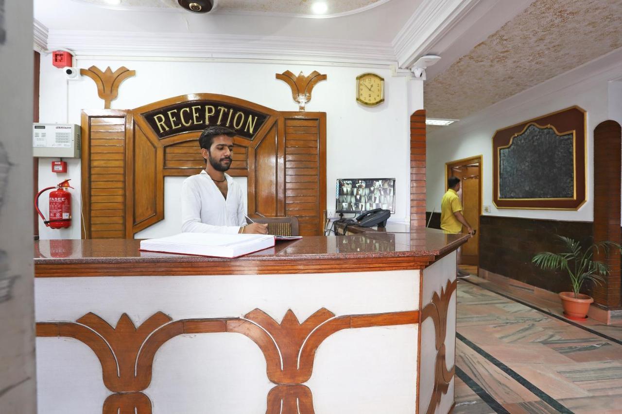 Oyo Flagship 76697 Hotel Park Awadh Lakhnau Kültér fotó